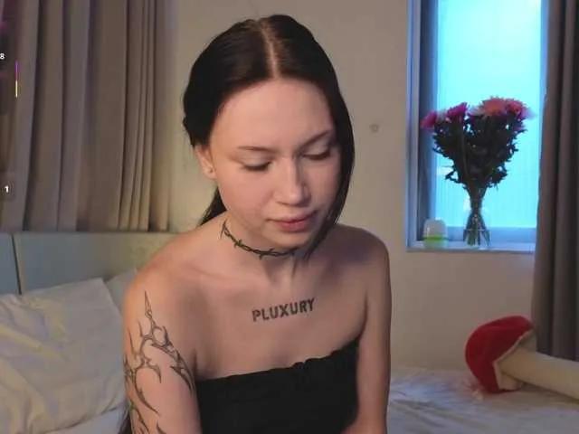 PLUXURY- — Freechat on BongaCams