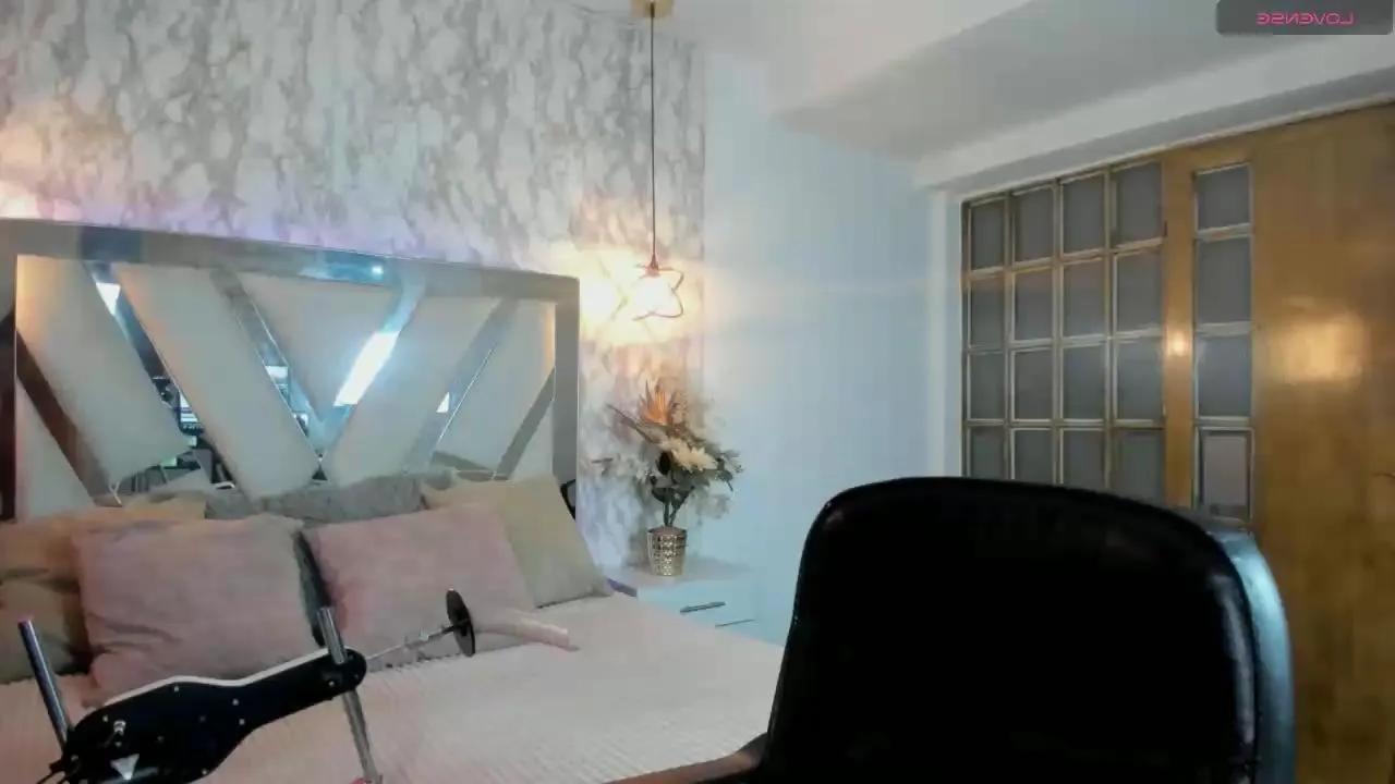 Aisha_poweer —  #embarazada #schoolgirl #squirt #ass #deepthroat #anal #pussy