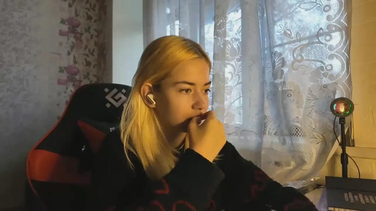 ColeenElman —  #spanking #feet #femdom #schoolgirl #cute #bdsm #amateur