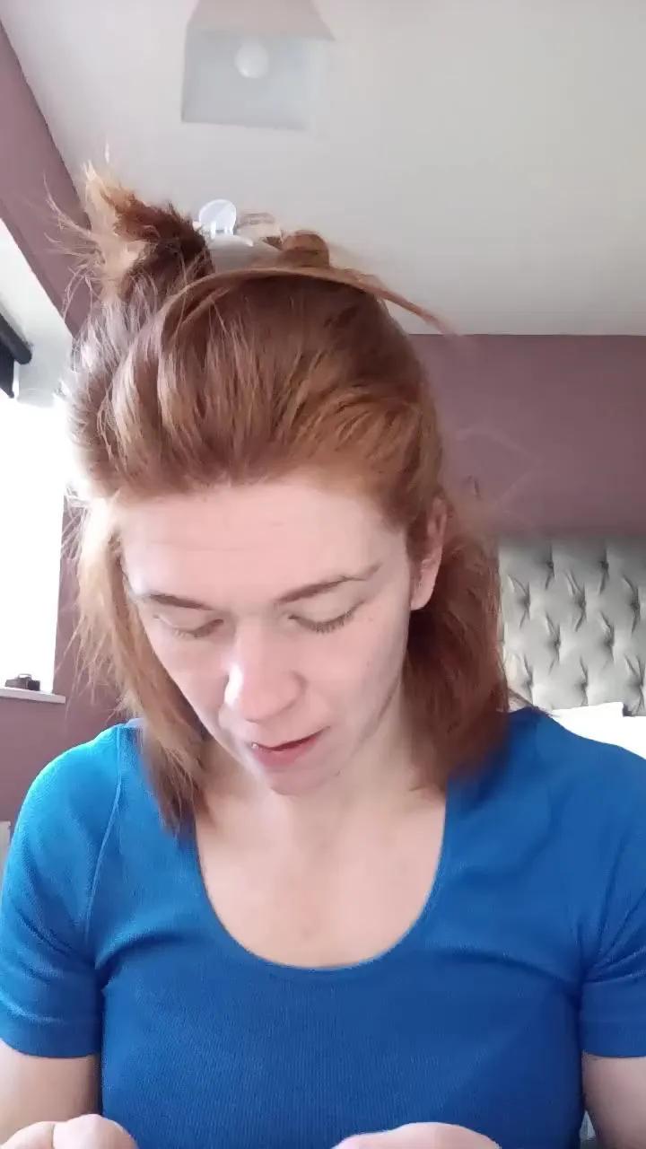 Housewife_Kirst — Freechat on Cam4