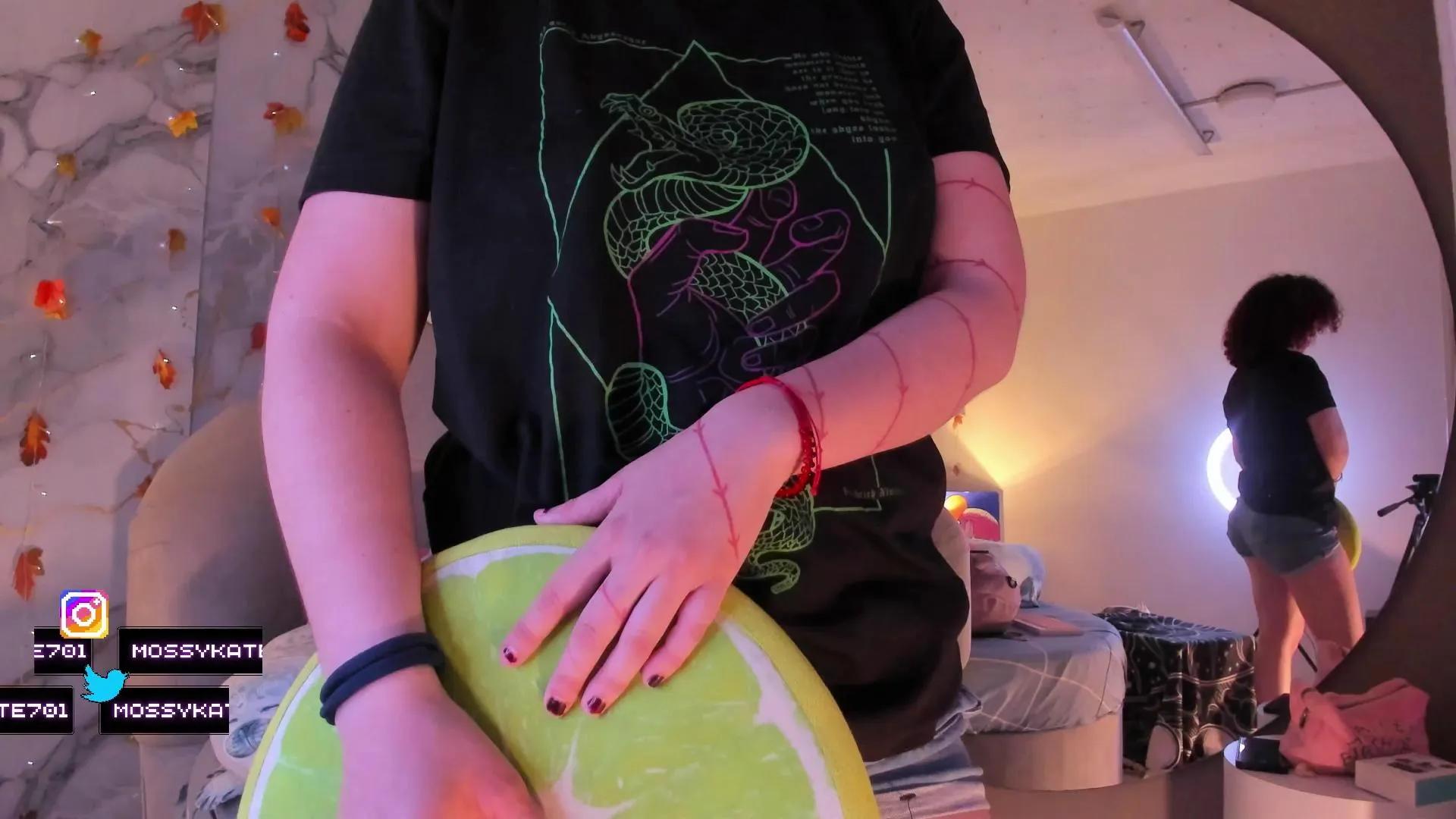 Katemoss69 —  #pawg #schoolgirl #deepthroat #squirt #blowjob #pussy