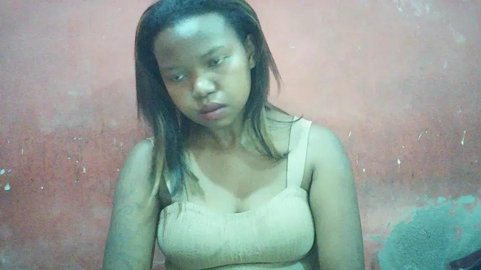 LovelyAngelah —  #squirt #ass #masturbation