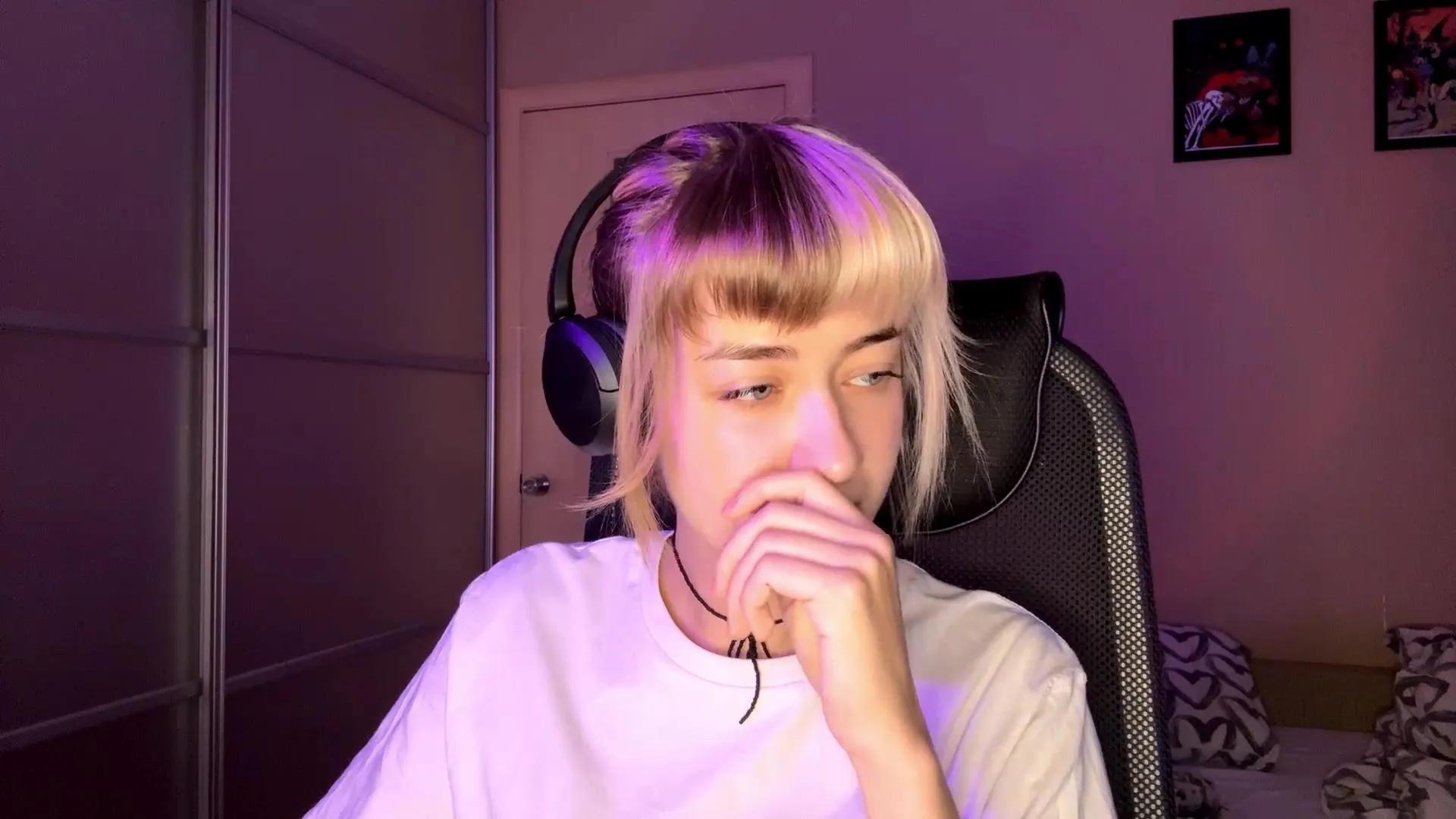 MandaFiore — Freechat on Cam4