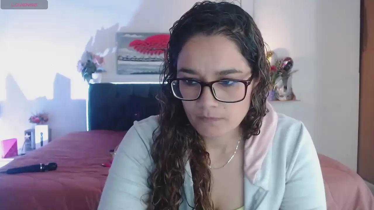 rose_thompson1 —  #squirt #deepthroat #AssToMouth #smoke #pussy #bigass #masturbation