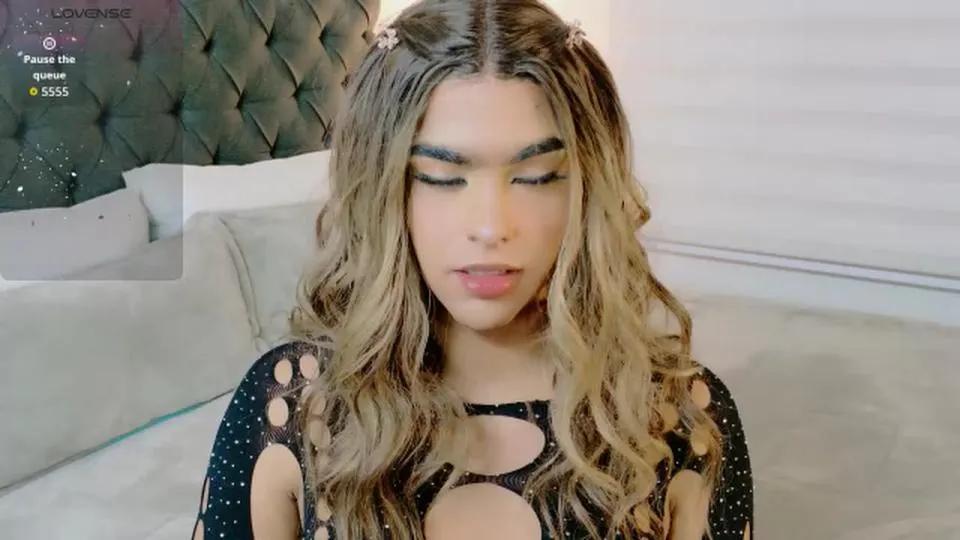 scarlethsweety — Freechat on Cam4