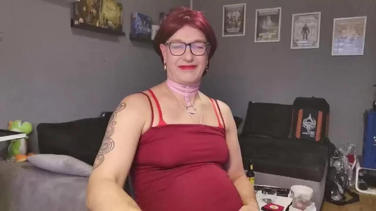 Scarlett_Sub —  #tranny #milf #submisse #amateur #chubby