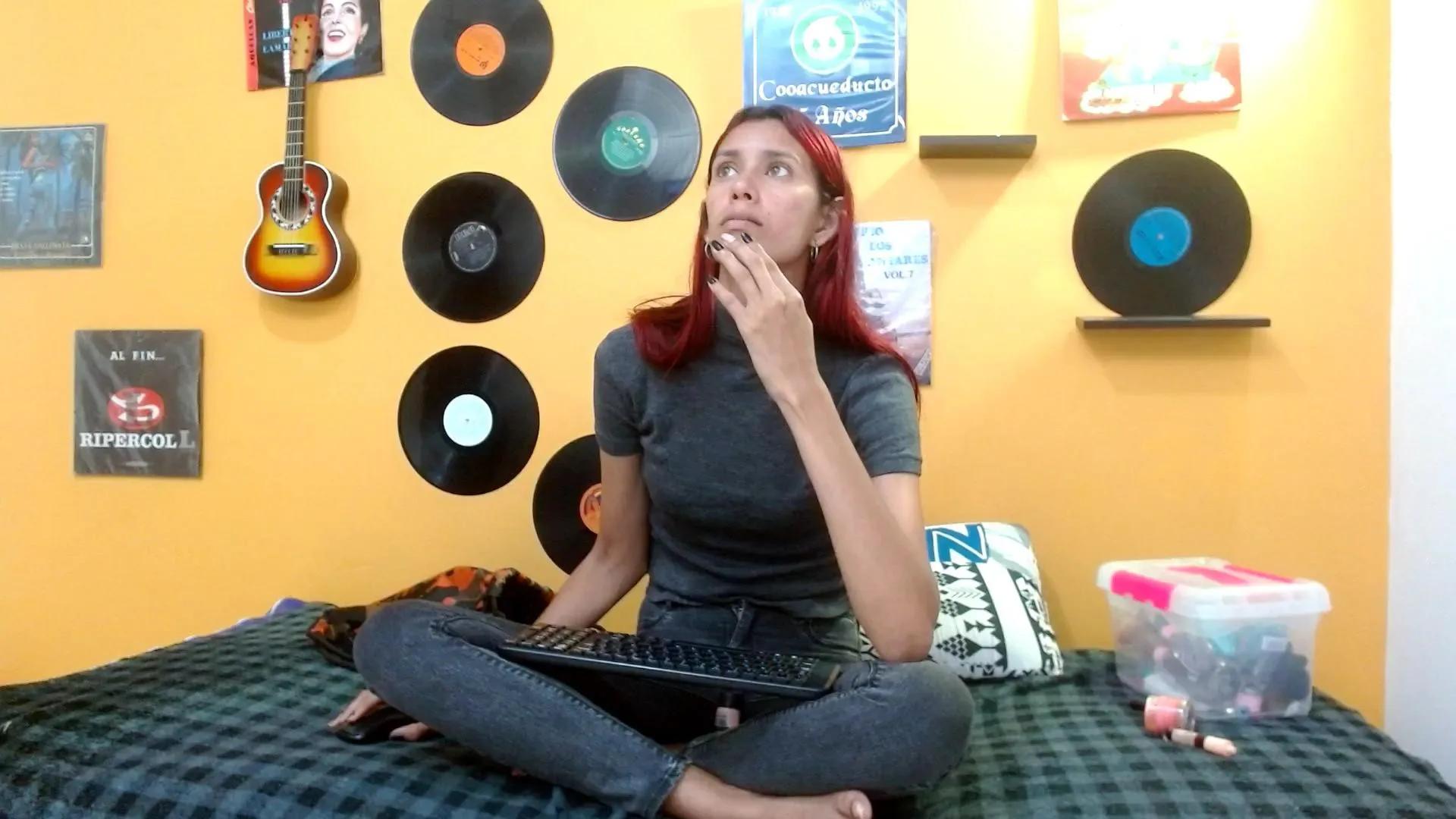 skinnyverus18 —  #ass #fisting #orgy #femdom #striptease #blowjob #pussy