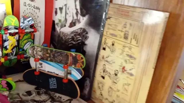 sugar_bastard5 —  #Tatuado #Tipsforshow #Hetero #smoke #masturbation #gamer