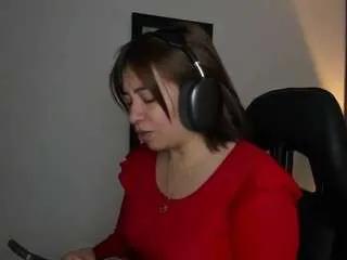 alma-fenix on CamSoda 