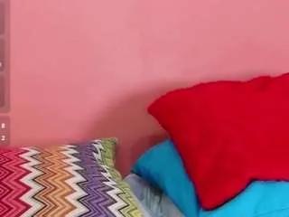 lilisantos on CamSoda 