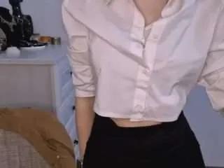 milamoore — hands under top! [55 tokens remaining]