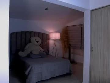 emily_____ — Emily_____'s room #latina #squirt #bigass #anal