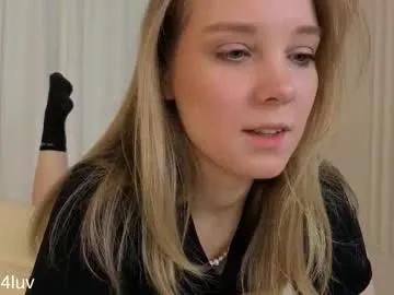 l1n4luv — Hiii, my name Lina !!!! Goal: fingerbra 1 fingers #shy #18 #blonde  #bigboobs [0 tokens remaining]