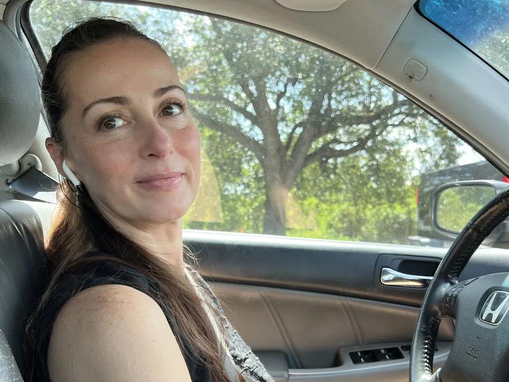 Ahhhhnaaaa — Turn-ons: Confidence, good conversation, teasing glances, slow undressing, and generous admirers.