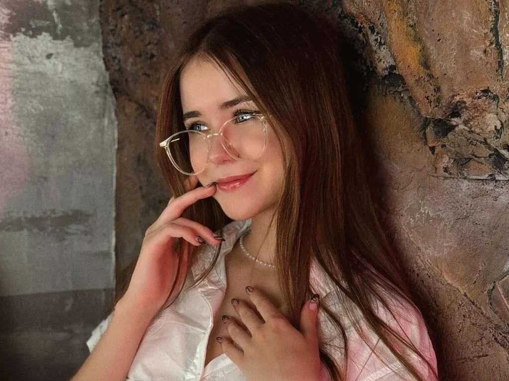 CharilWilsun — I love when conversations flow easily --- teasing, laughter, little confessions. I melt for attention that feels personal: a clever message, a thoughtful note, a spark of imagination, special attention. I adore men who use their mind before their...