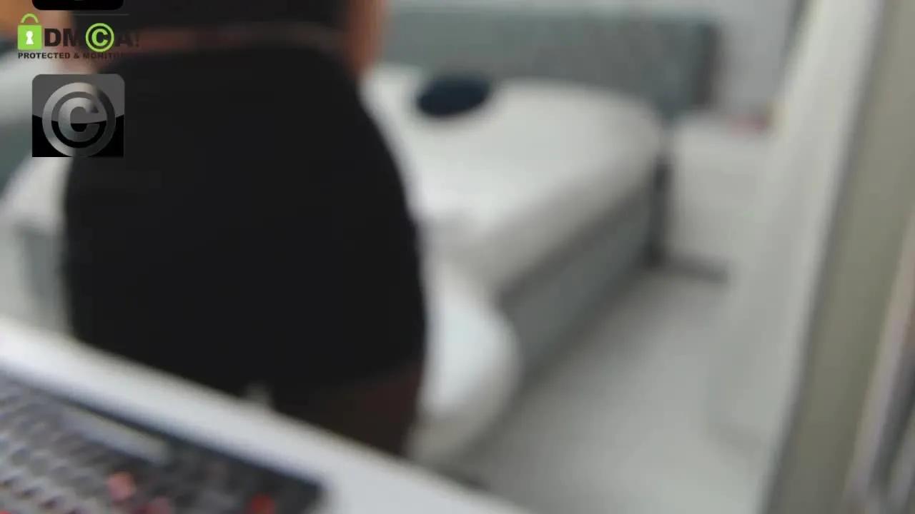 elly_elysseee on Streamray 