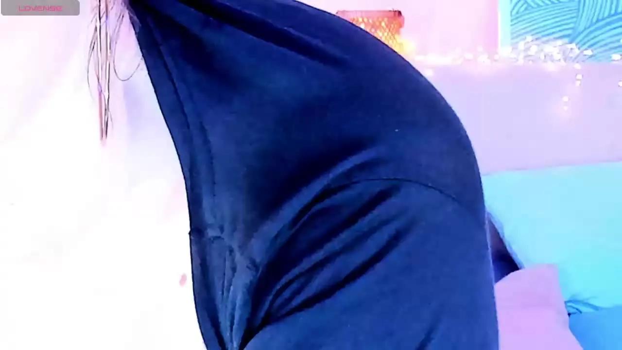 Hentaiii — Freechat on Streamray