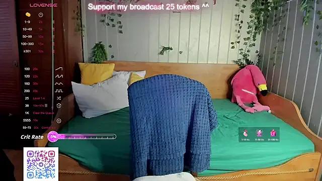 Alisa_Monroe — smile+wink