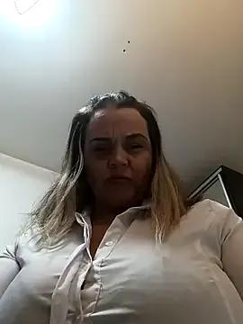 hugebobbs — Suck my nippls